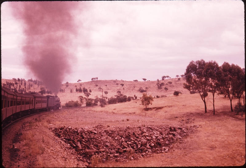 100330: Bethungra Spiral Up Riverina Express 2nd Division 3824 on lower level