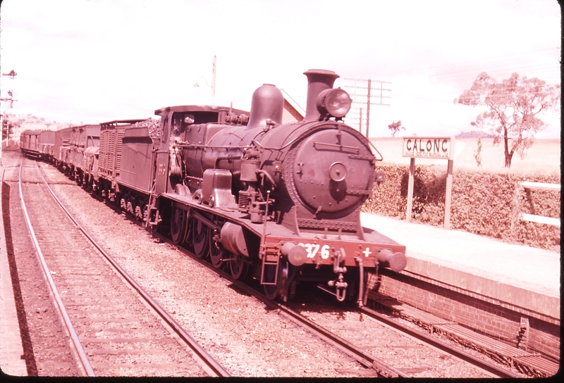 100452: Galong Mixed from Boorowa 3376 Arriving in down platform