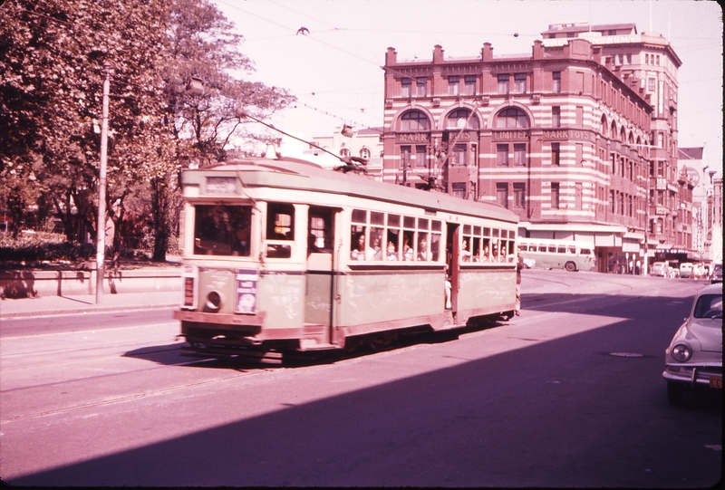 100524: Elizabeth St Up R1 Class Tram