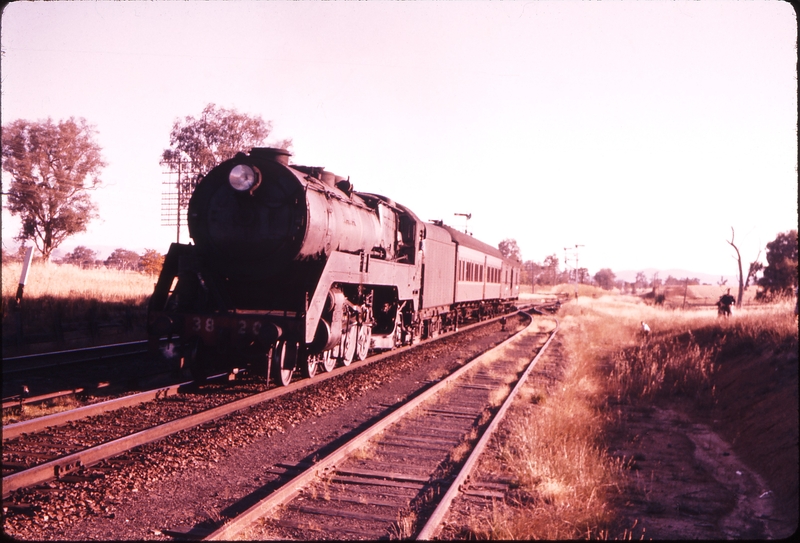 100762: Table Top Up Albury Mail 3820