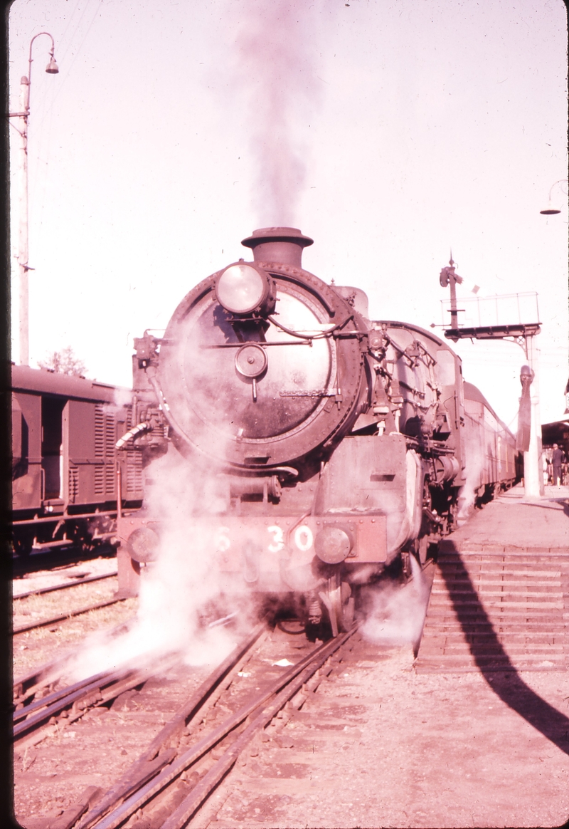 100920: Muswellbrook Up Brisbane Express 3630