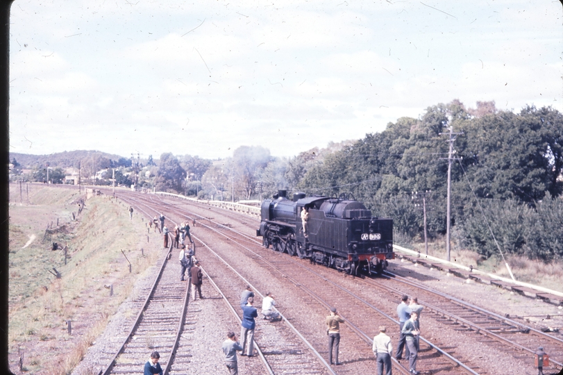 101209: Castlemaine A2 995 backing down for Down ARHS Special