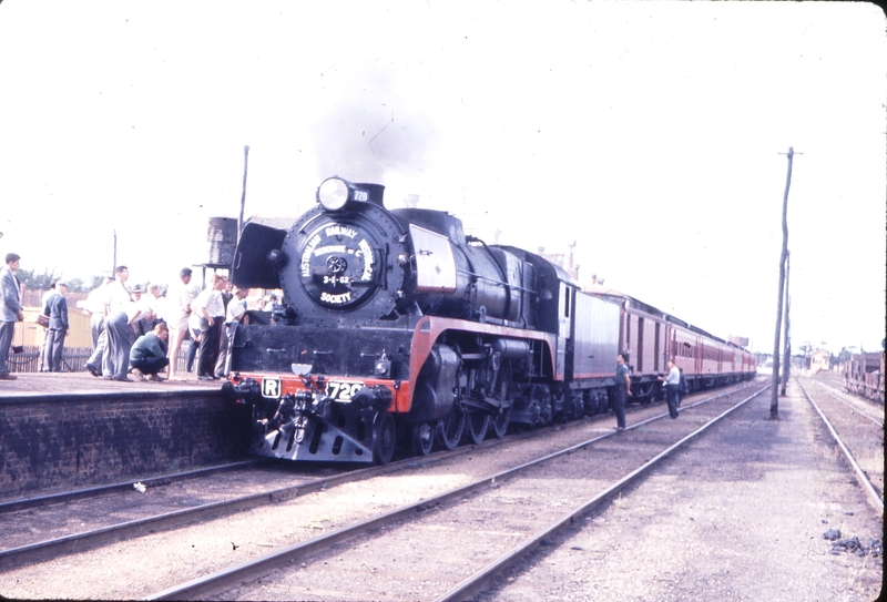 101242: Maryborough Up ARHS Special R 720