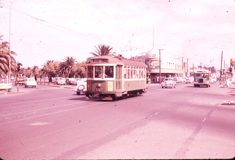 101383: Barkly Street at Geelong Road Up X1 462