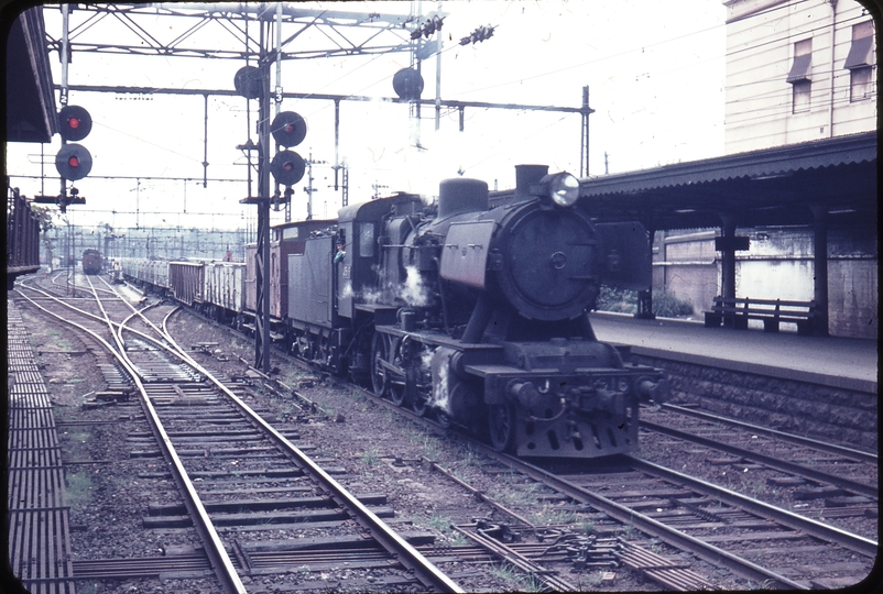 101445: Flinders Street Up Goods J 516