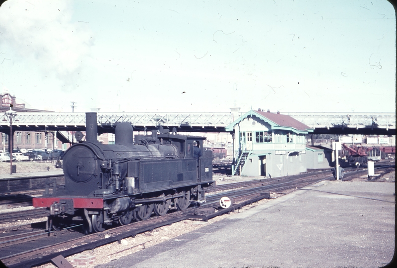 101560: Adelaide Shunter F 253