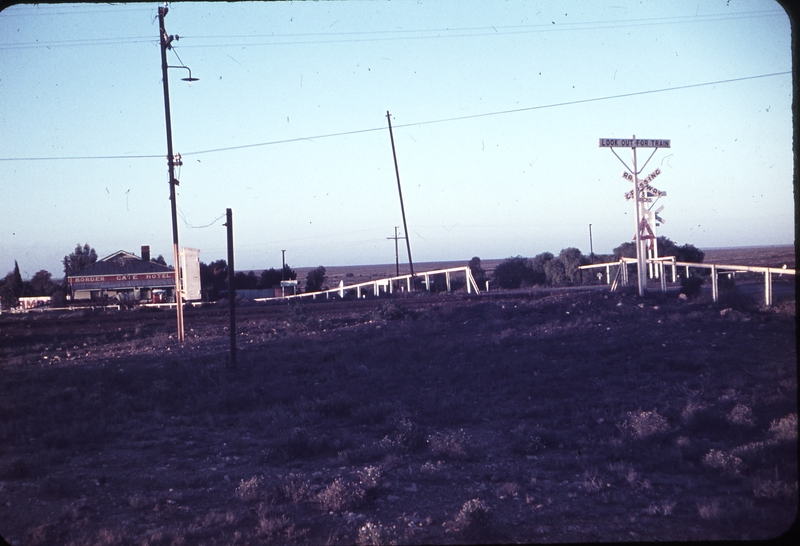 101845: Burns - Cockburn Border Level Crossing Looking South