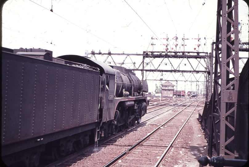 101947: Flinders Street Up Goods R 724