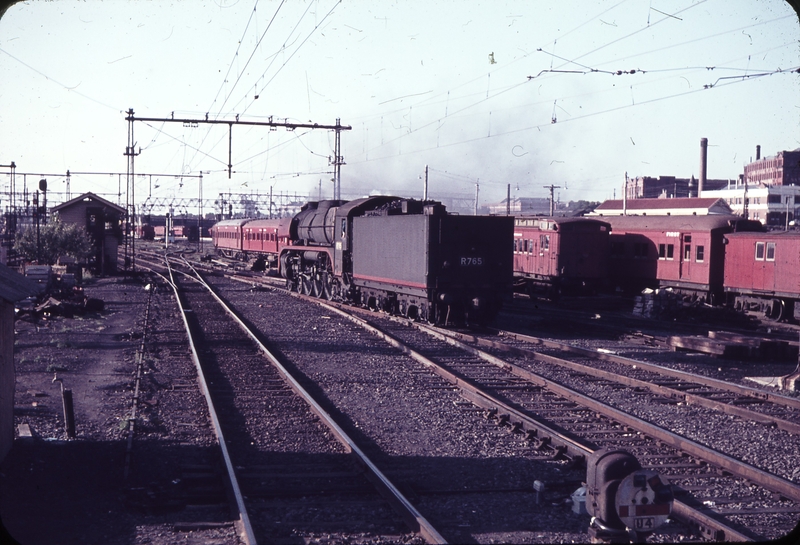 102064: Spencer Street R 765 backing down for 6:05pm Geelong Passenger