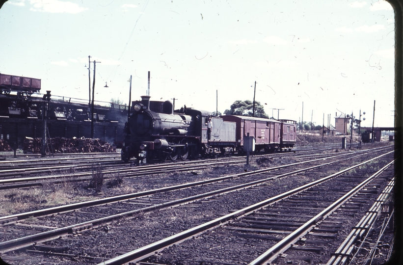 102108: Bendigo Locomotive Depot Down Plant Train D3 688