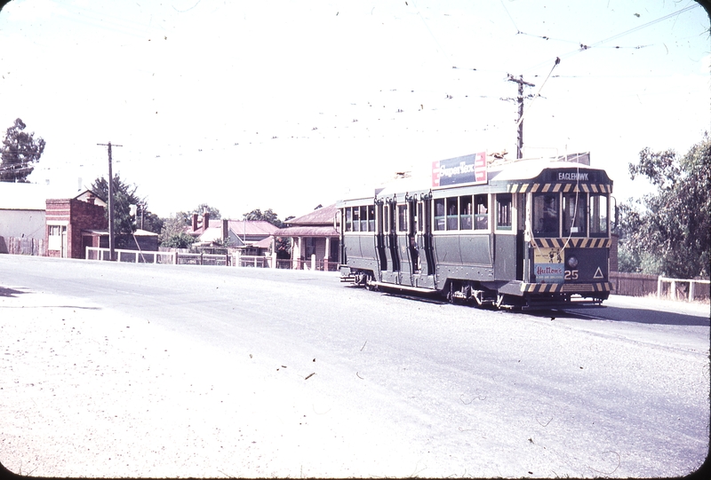 102125: Eaglehawk up side Down No 25