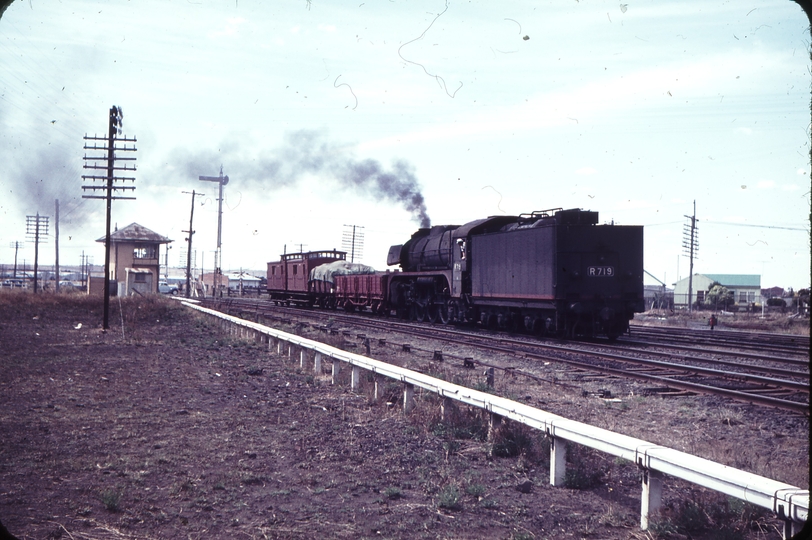 102398: North Geelong C Up Goods from Cressy R 719