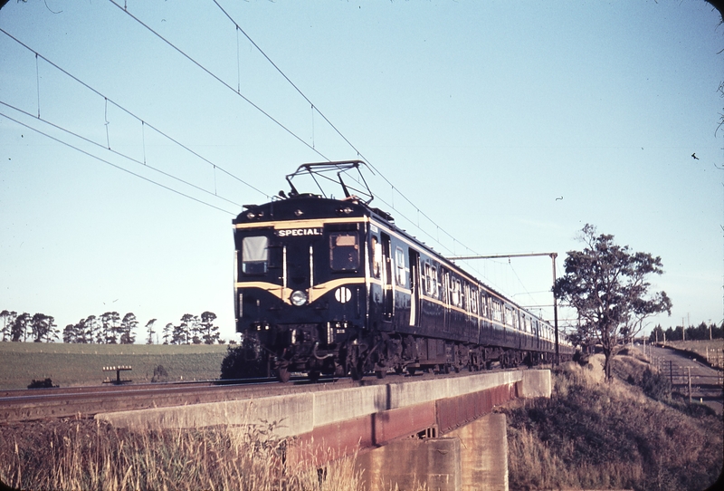 102752: Darnum up side Up Royal Tour Special 10 - car Harris Train