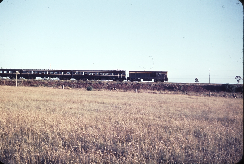 102805: Laverton up side Down Royal Tour Special T 332 hauling Harris Cars