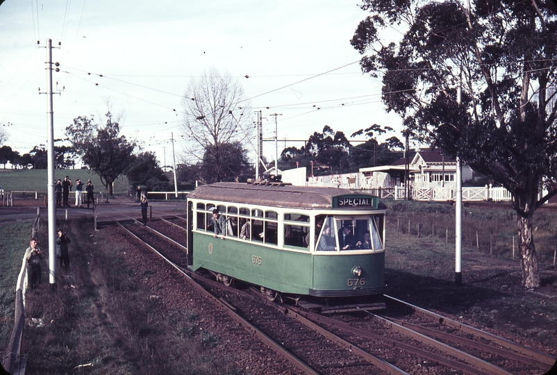 102982: Royal Park Station ARE Special X2 676 on crossover