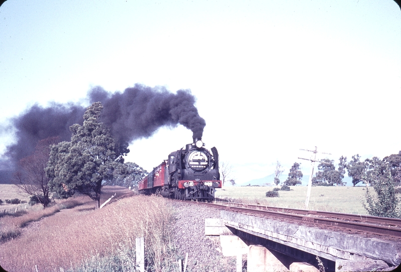 103281: Mile 25.25 Healesville Line Up ARHS Special A2 986