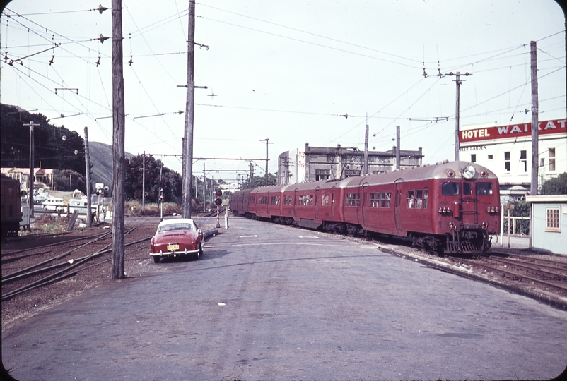 103389: Paekakariki Down Suburban Train