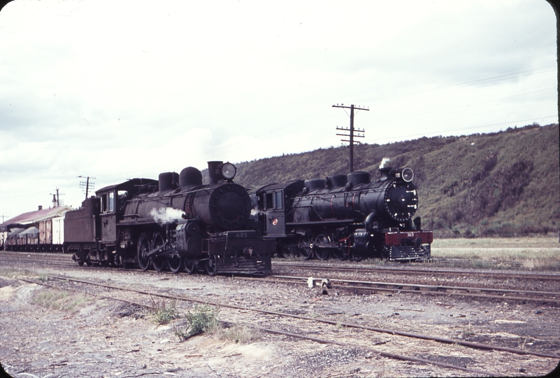 103630: Reefton Down Mixed B 303 and Rear End Banker A 425