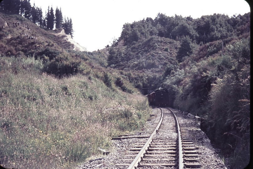 103637: Reefton Saddle Down Mixed A 425 rear end banker