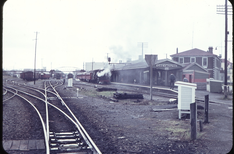 103707: Greymouth Up Express J 1232