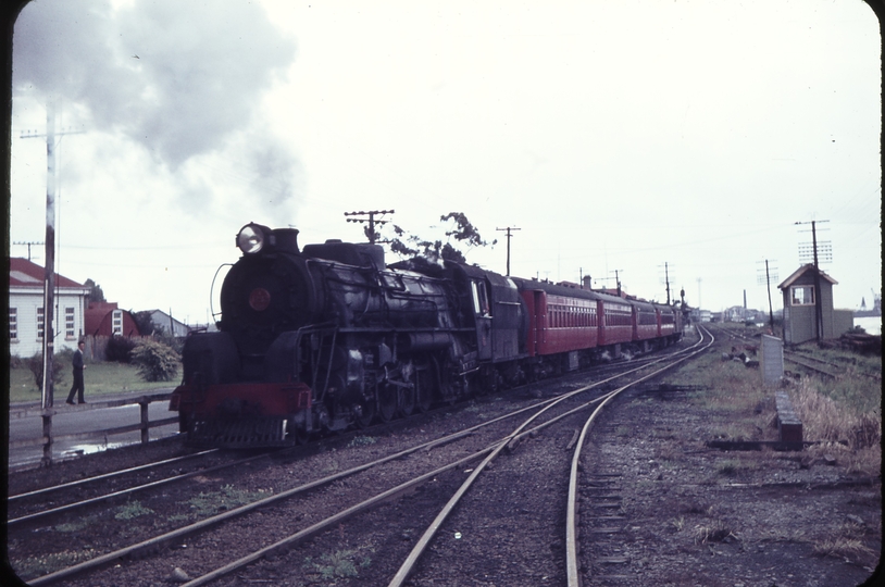 103708: Greymouth Up Express J 1232