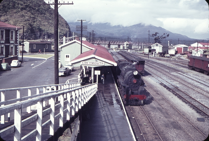 103730: Greymouth Down Express J 1232