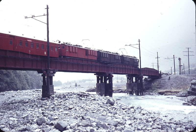 103781: Arthurs Pass Bridge Up RES Special Eo 3 Eo 6 Eo 4