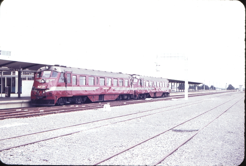 103921: Palmerston North 2 Up Railcars Standards 31 and 33