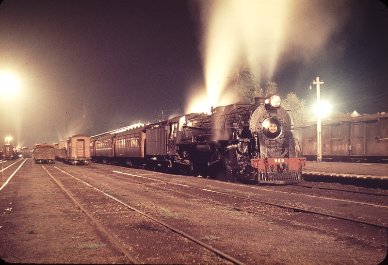 103963: Taumarunui Up Express Ka 953