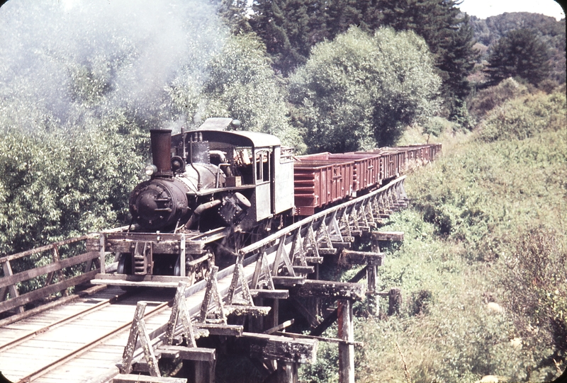 103985: Bridge No 2 Ongarue Up Empties Heisler 1082