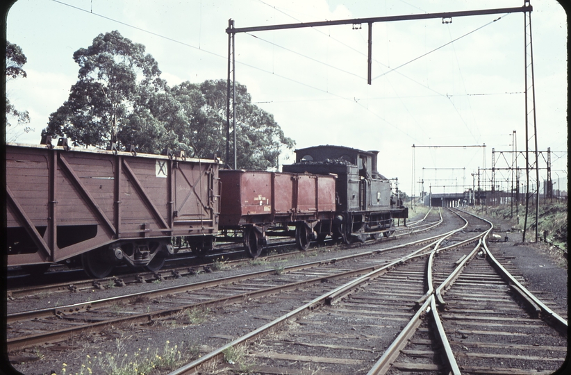 104101: Newport Workshops Shunter E 371