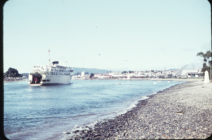 104126: Devonport Princess Of Tasmania arriving