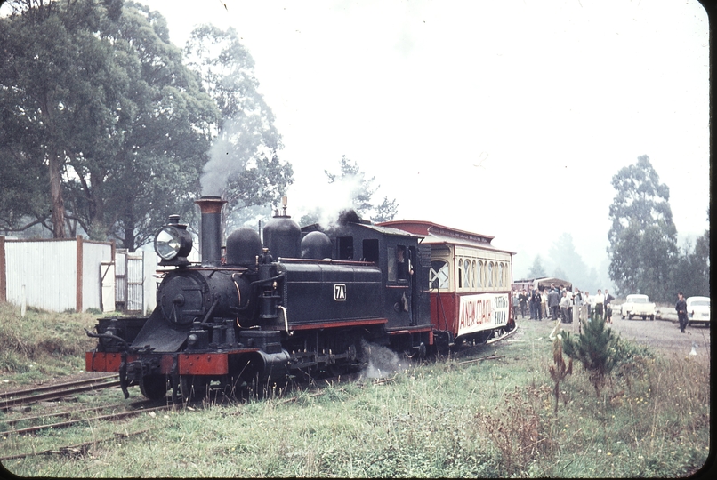 104506: Menzies Creek 7A shunting NBL 1 on to rear of Up Passenger