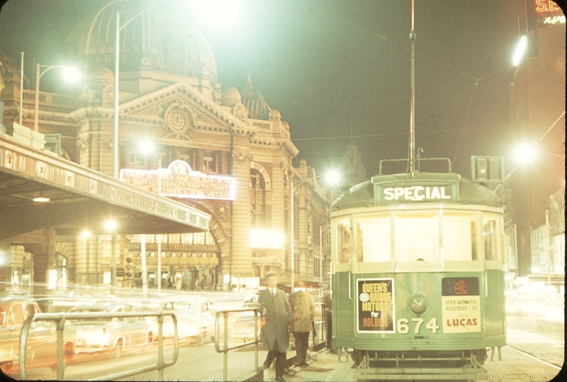 105076: Flinders Street at Swanston Street Up PBPS Special W4 674