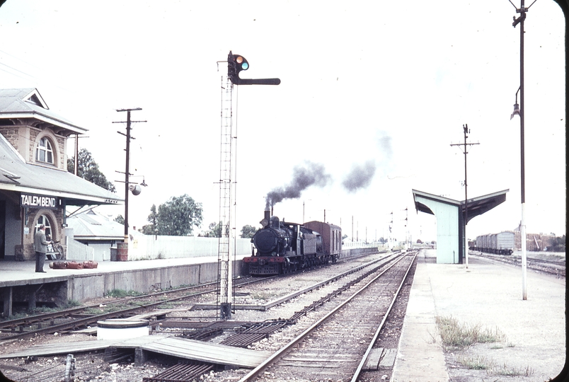 105281: Tailem Bend Down Goods to Peebinga Rx 227