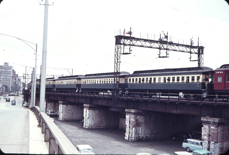 105351: Flinders Street Viaduct at Queen Street 2nd Scout Special to Dandenong