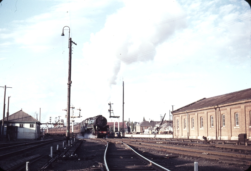 105461: Goulburn Shunting cars for Southern Highlands Express 3813