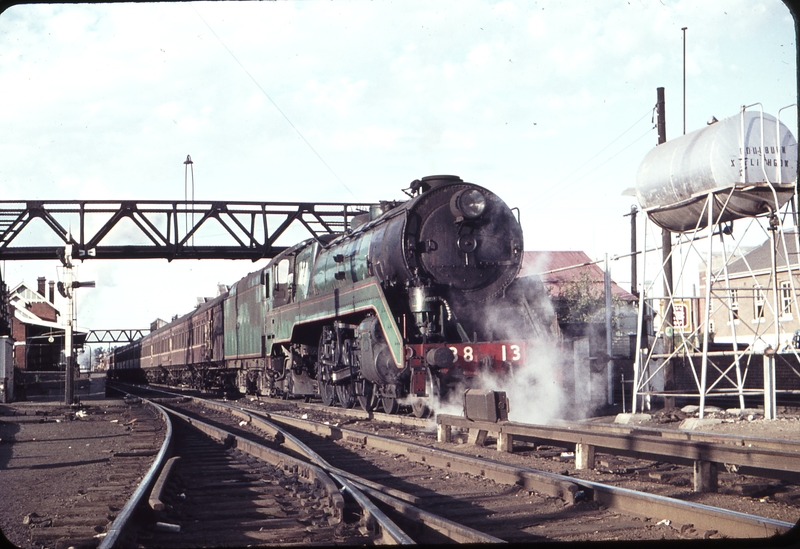 105466: Goulburn Up Southern Highlands Express 3813