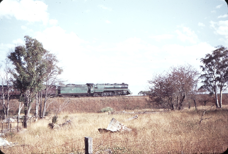 105470: Bundanoon down side Up Southern Highlands Express 3813