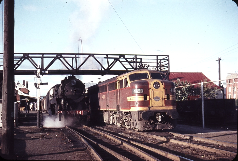 105529: Goulburn Up Southern Highlands Express 3814 and Up Goods 4459