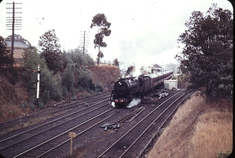 105532: Marulan Up Southern Highlands Express 3814