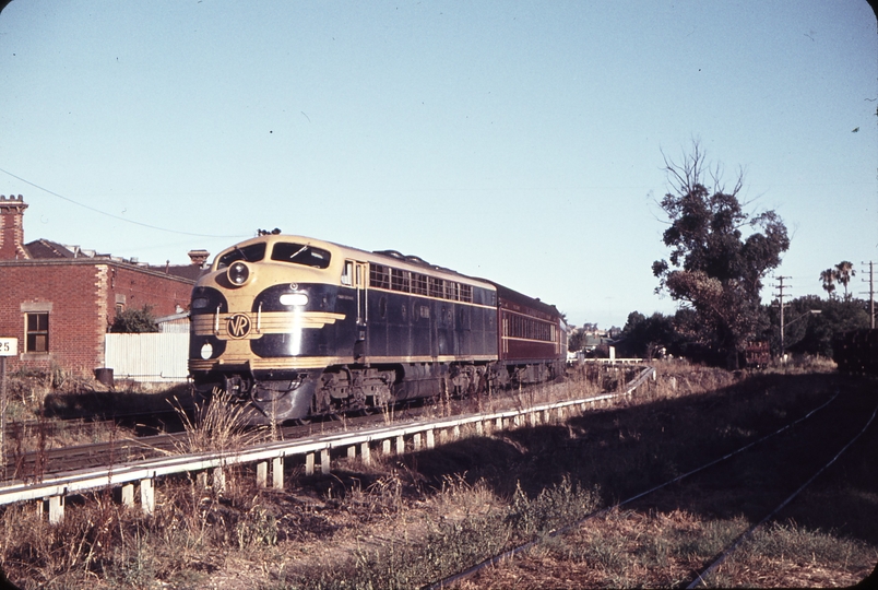 105550: Wodonga Up Intercapital Daylight Express S 310