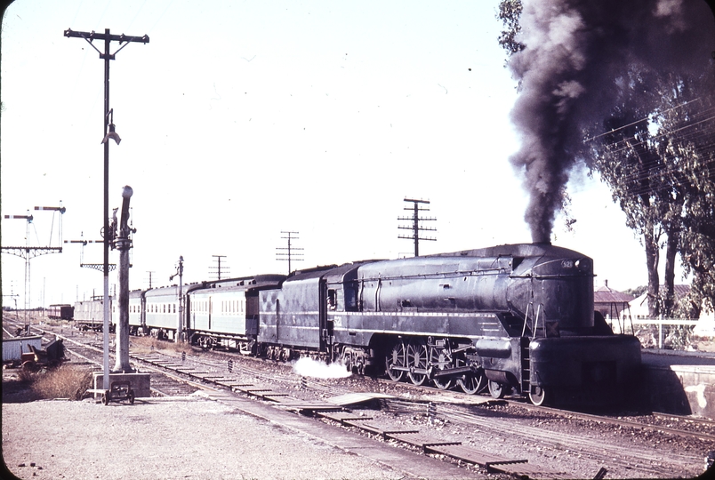 105580: Tailem Bend 8:30am Up Passenger 521