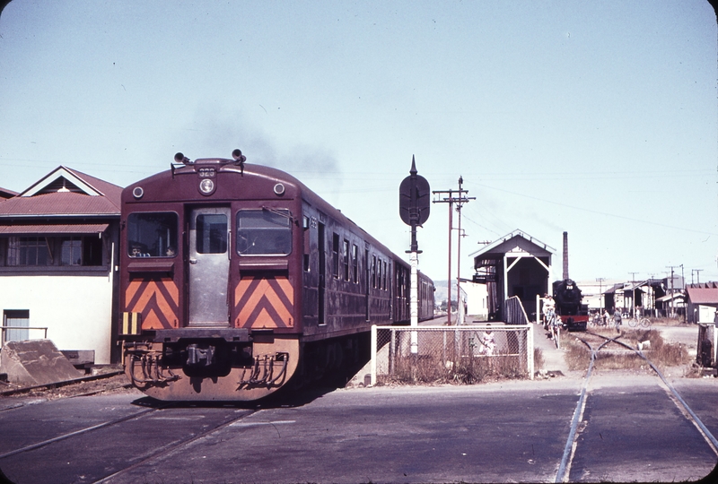 105598: Kilkenny Down Suburban 329 leading and Down ARHS Special 718