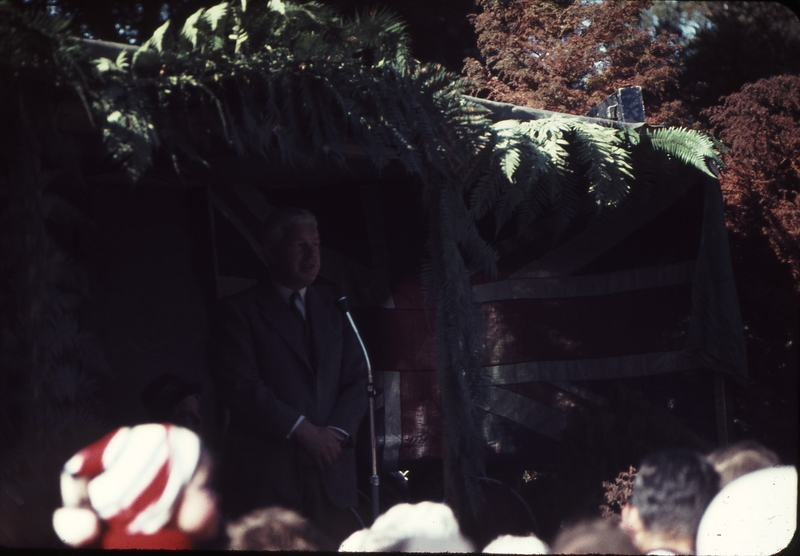 106109: Emerald Victorian Governor Sir Rohan Delacombe at Official re opening Photo John Langford