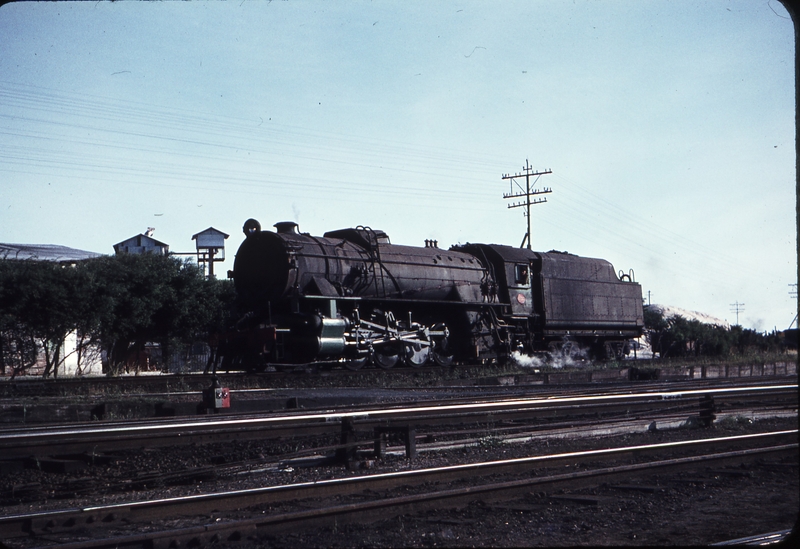 106418: East Perth Up Light Engine V 1221