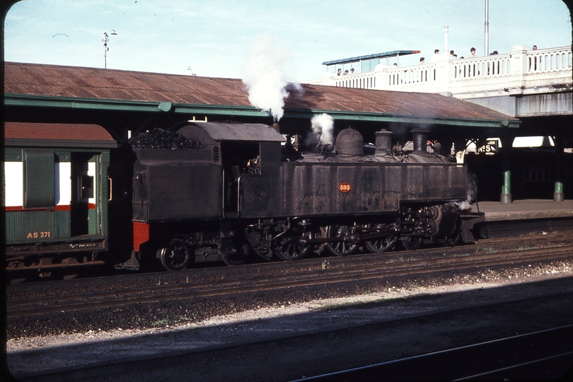 106424: Perth Down Suburban from Fremantle Dd 593