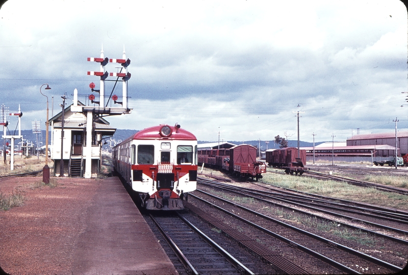 106434: Midland Up Suburban Railcar from Bellevue