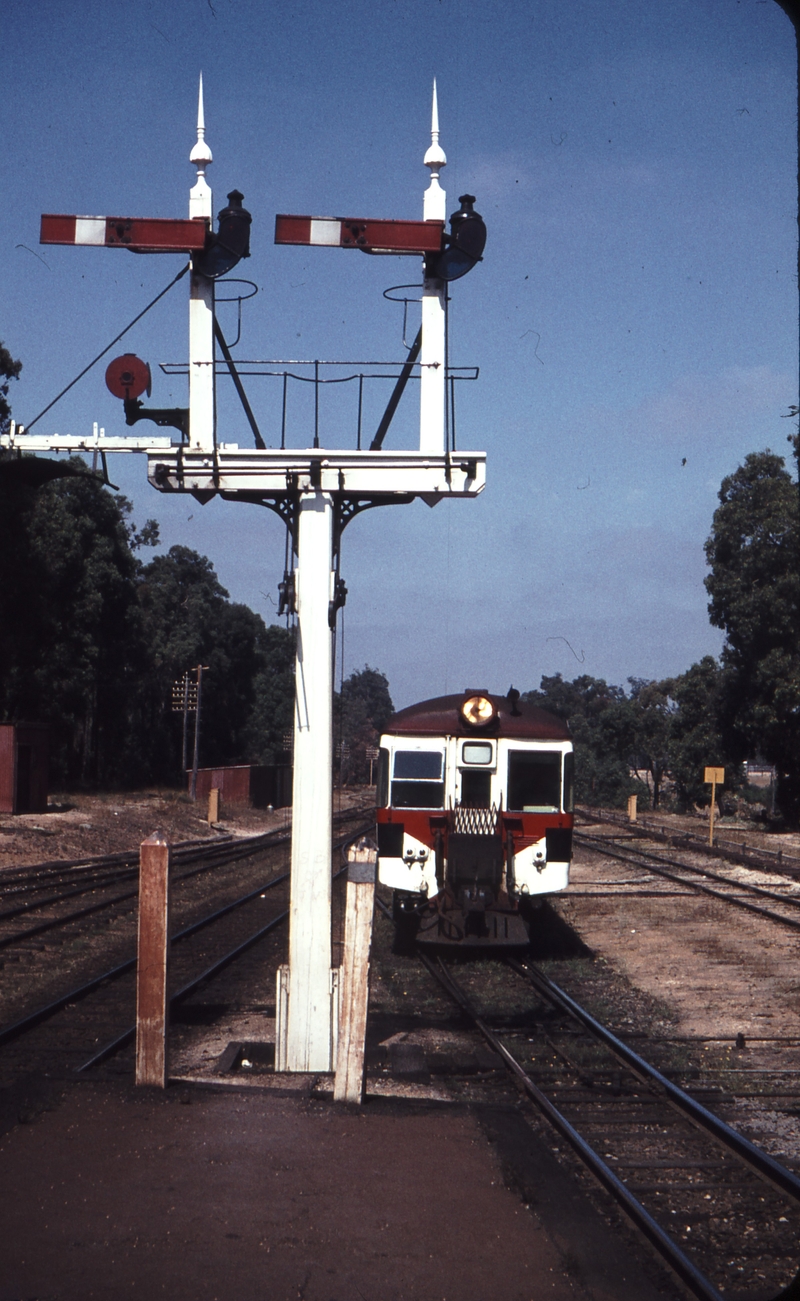 106739: Chidlow Down Passenger Railcars