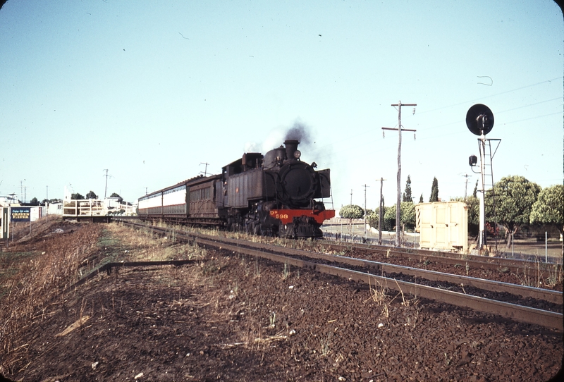 106747: Loch Street 6:05pm Down fremantle Suburban Dd 598